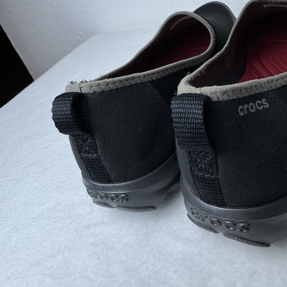 Crocs Busy Day Stretch Skimmer Slip On Comfort Shoes Women's size 10 Black - Picture 11 of 13